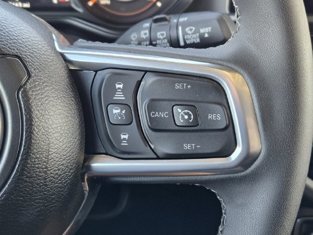 Used 2026 Jeep Wrangler Unlimited Sahara AWD/4WD image 37