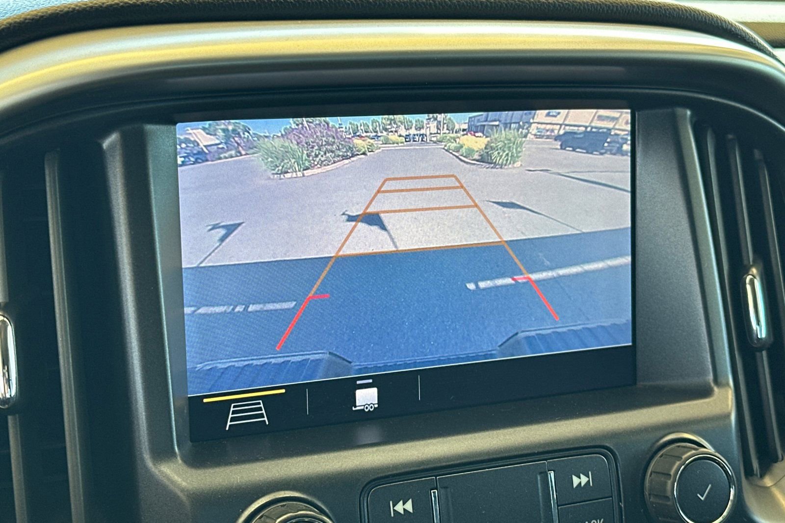 Used 2022 Chevrolet Colorado LT w/ LT Convenience Package image 18