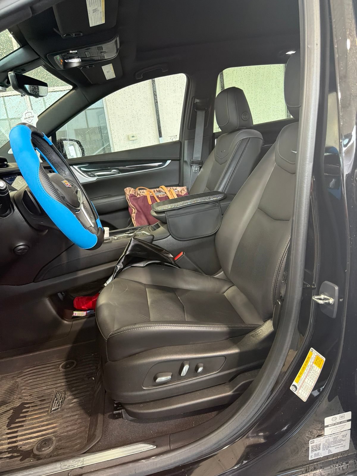 Used 2024 Cadillac XT5 Premium Luxury w/ Technology Package FWD image 7