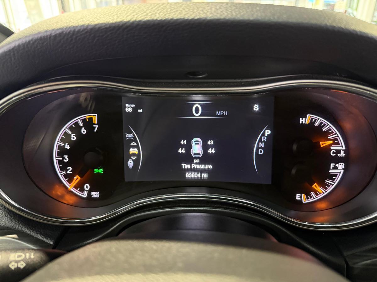 Used 2021 Jeep Grand Cherokee Laredo X AWD/4WD image 11