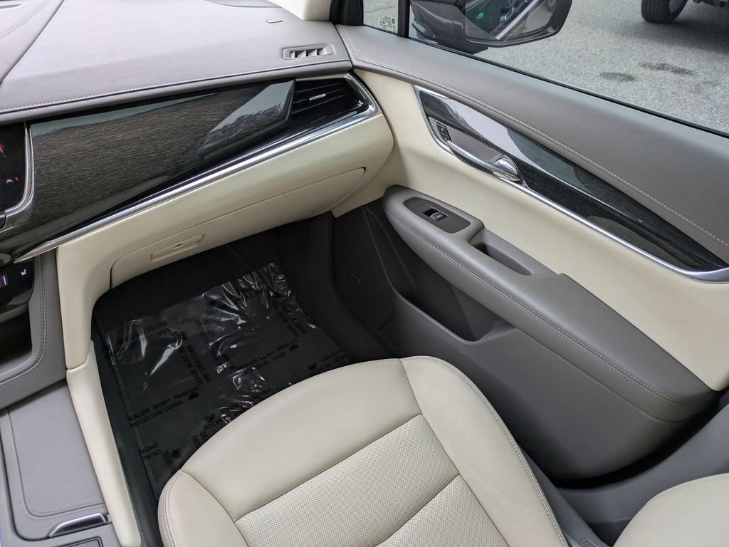 Used 2021 Cadillac XT6 Premium Luxury image 18