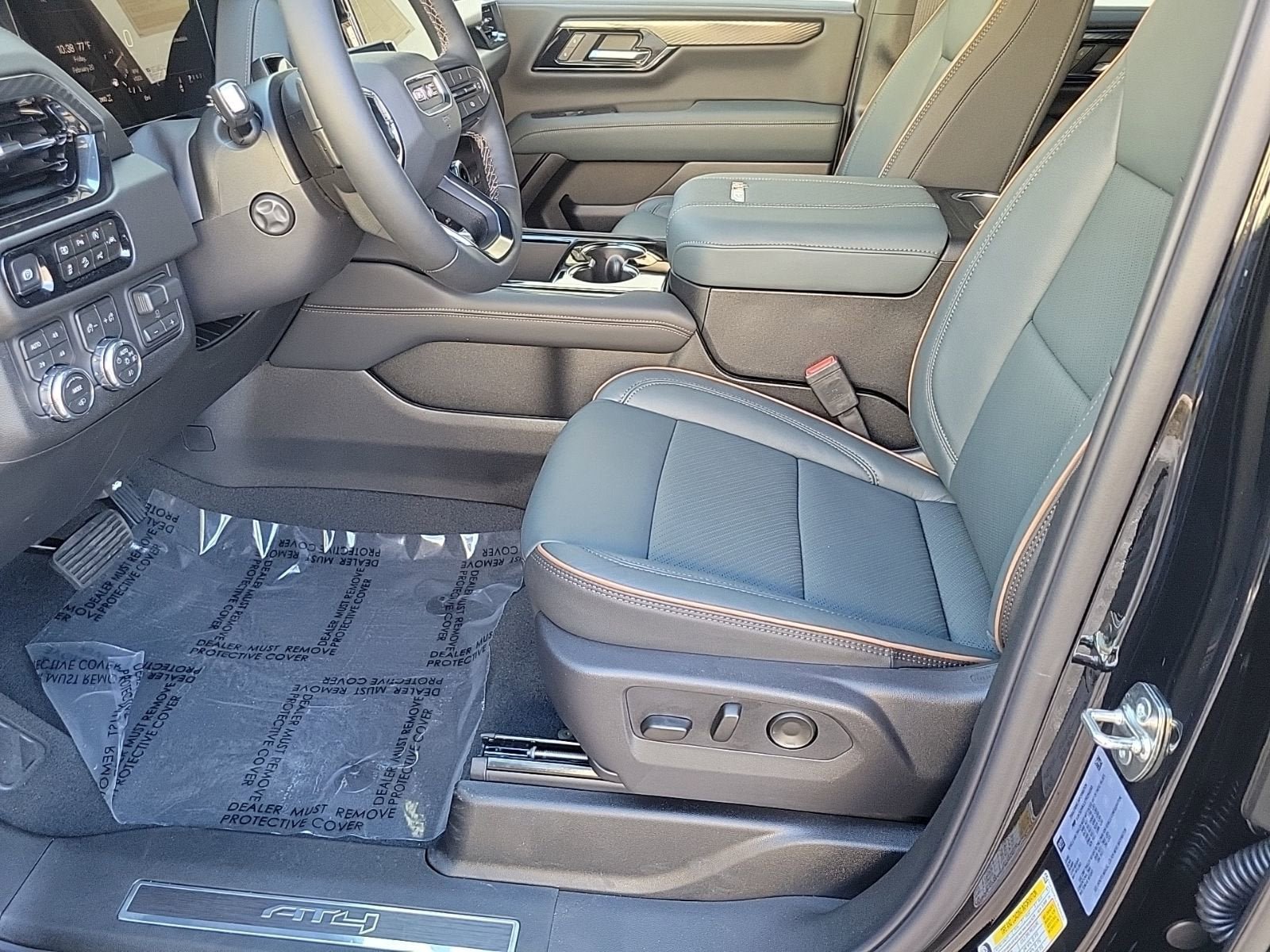 New 2026 GMC Yukon XL AT4 w/ AT4 Premium Plus Package AWD/4WD image 10