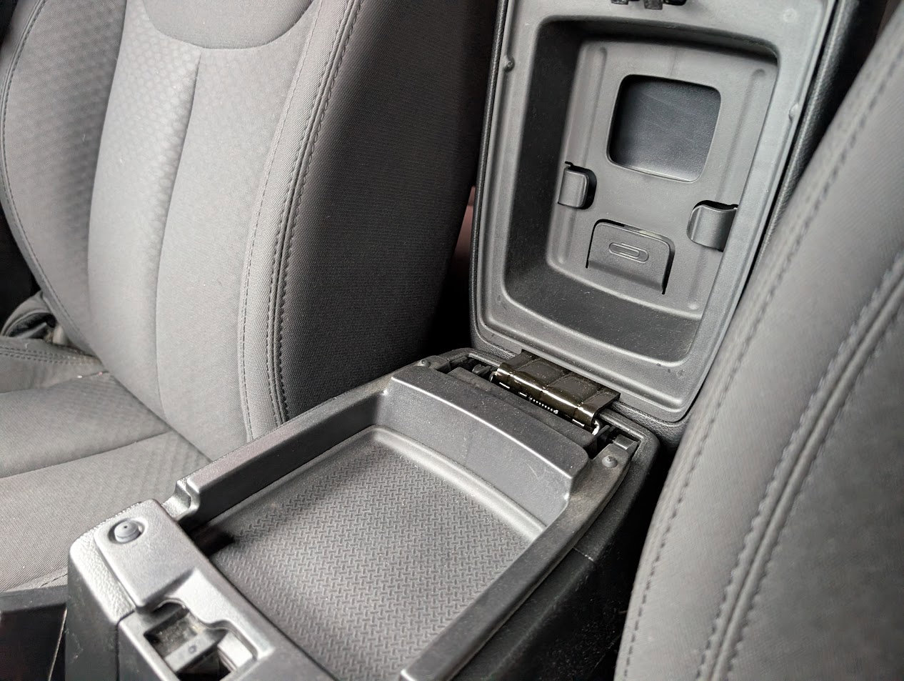 Used 2018 Jeep Wrangler Sport image 24