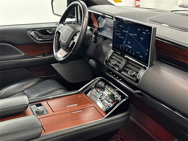 Used 2024 Lincoln Navigator Reserve image 12