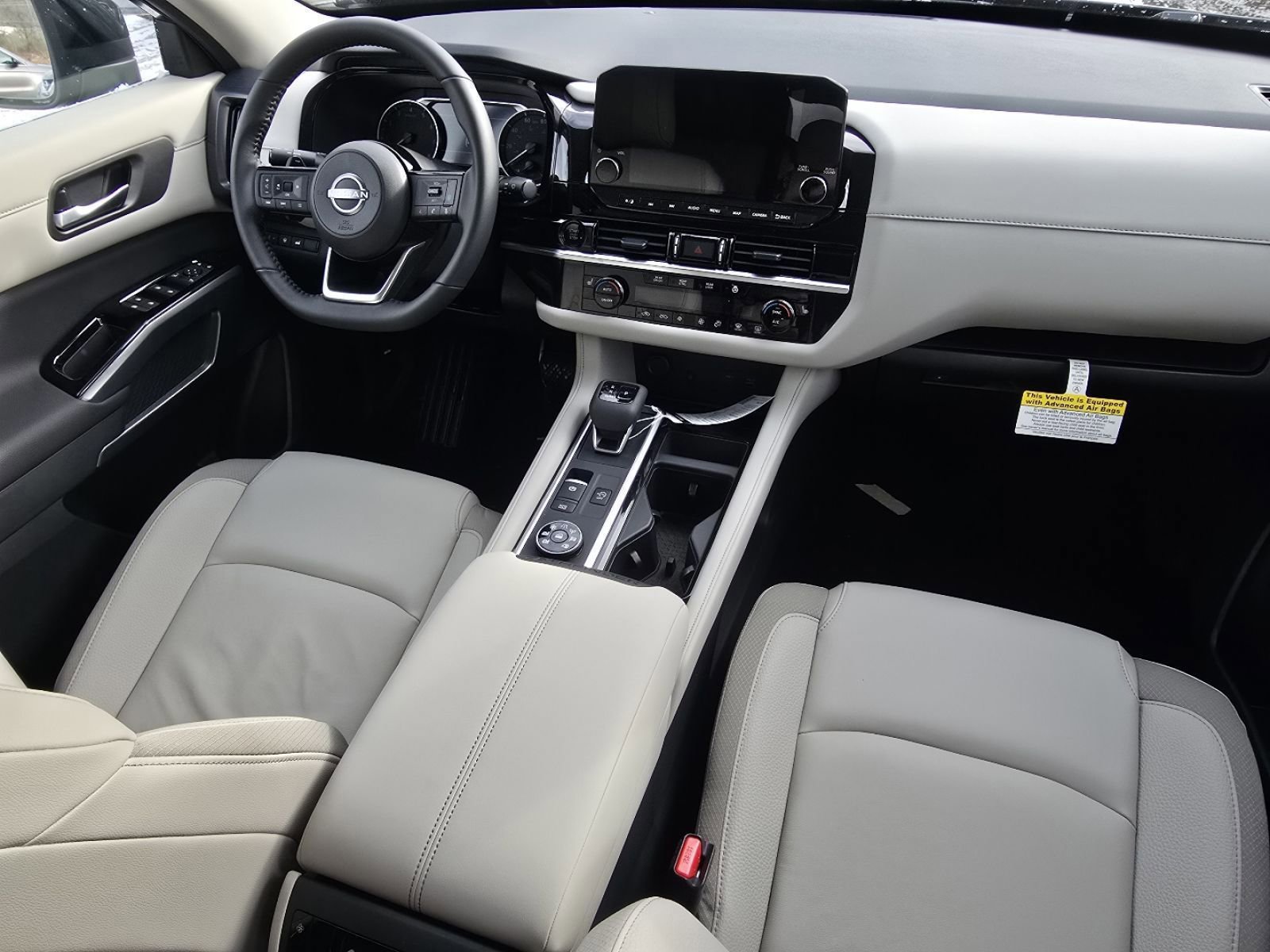 New 2025 Nissan Pathfinder SL image 13