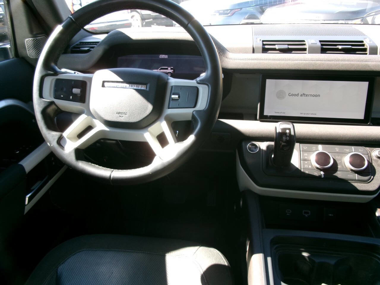 Used 2020 Land Rover Defender 110 SE image 27