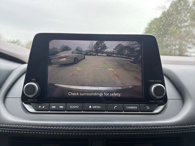 Used 2023 Nissan Rogue SV image 15