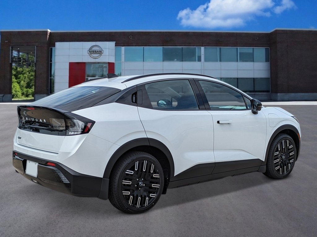 New 2026 Nissan Leaf Platinum+ w/ Cargo Package (Platinum+) FWD image 5