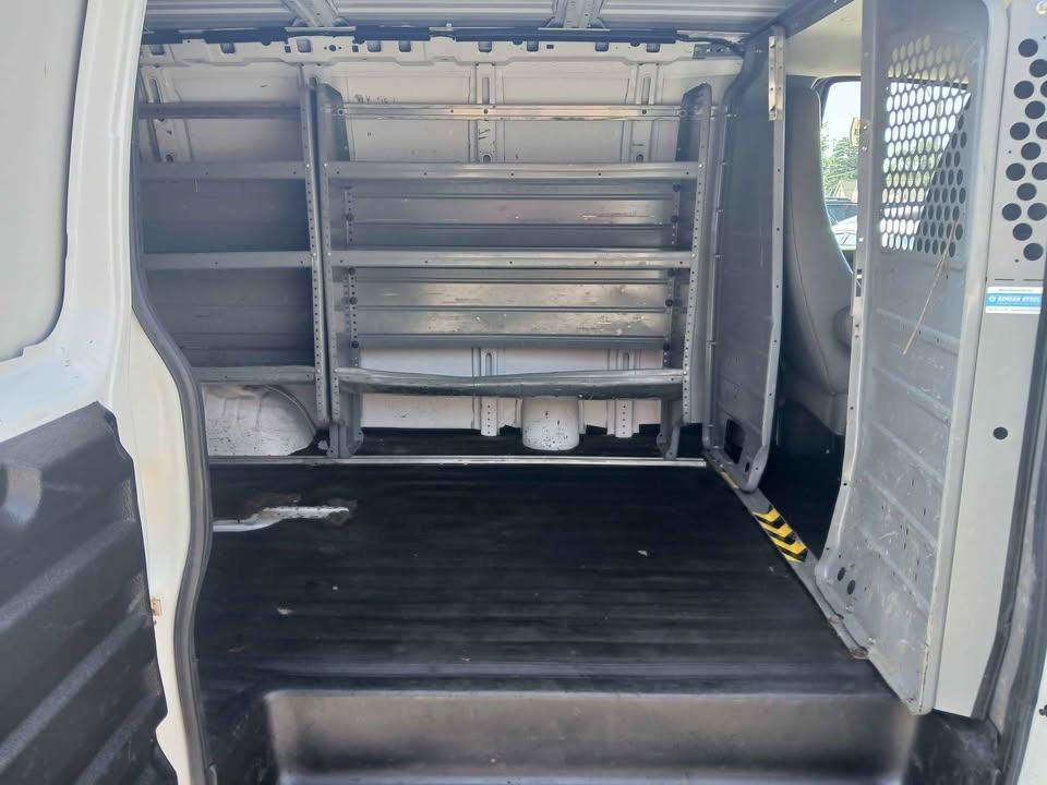 Used 2013 Chevrolet Express 2500 RWD image 12