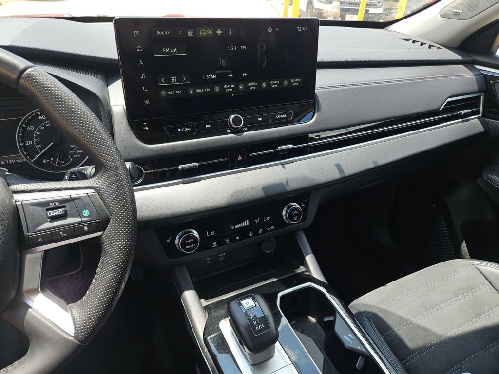 Used 2025 Mitsubishi Outlander SE FWD image 20