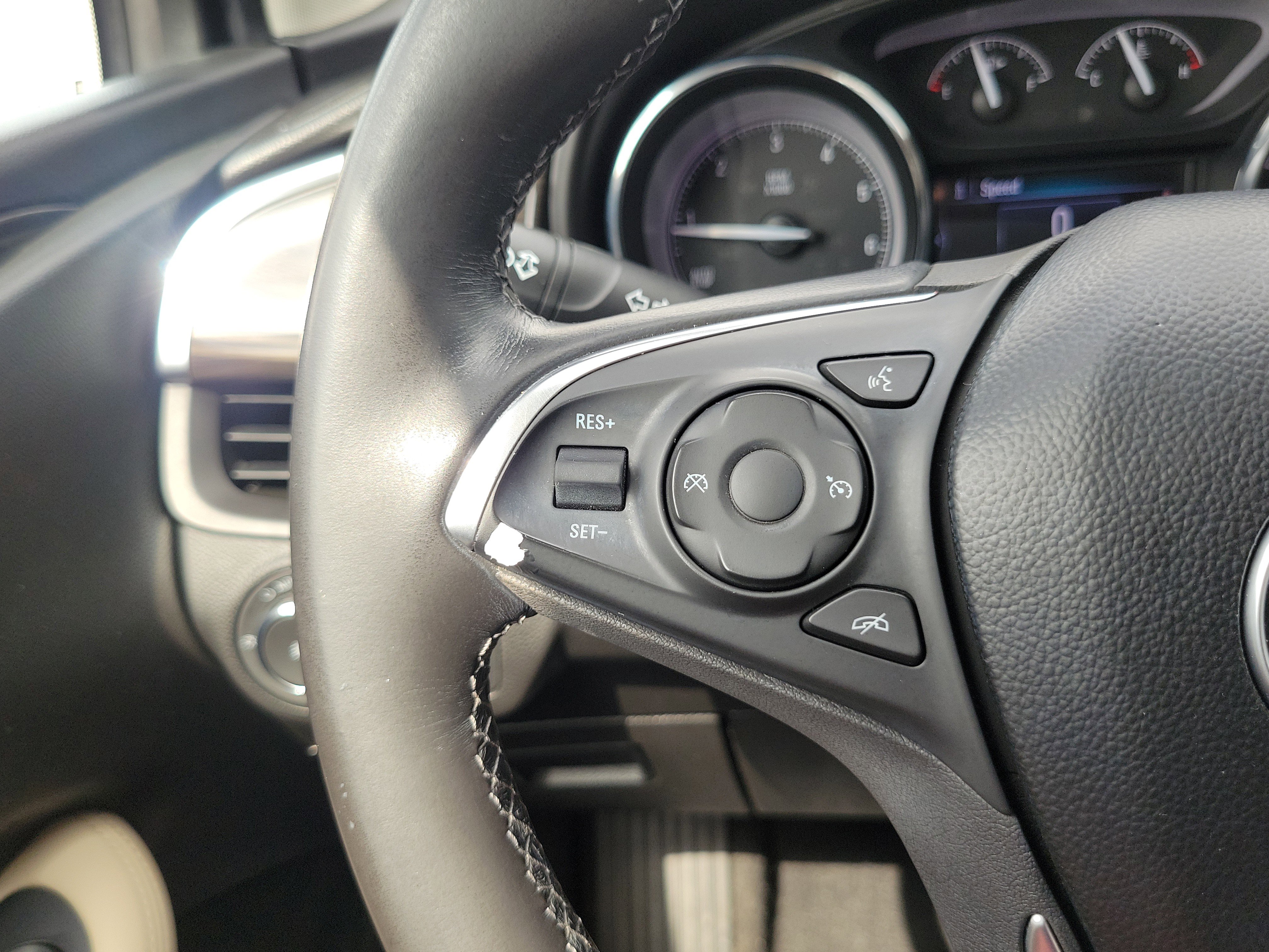 Used 2020 Buick Envision Preferred image 18