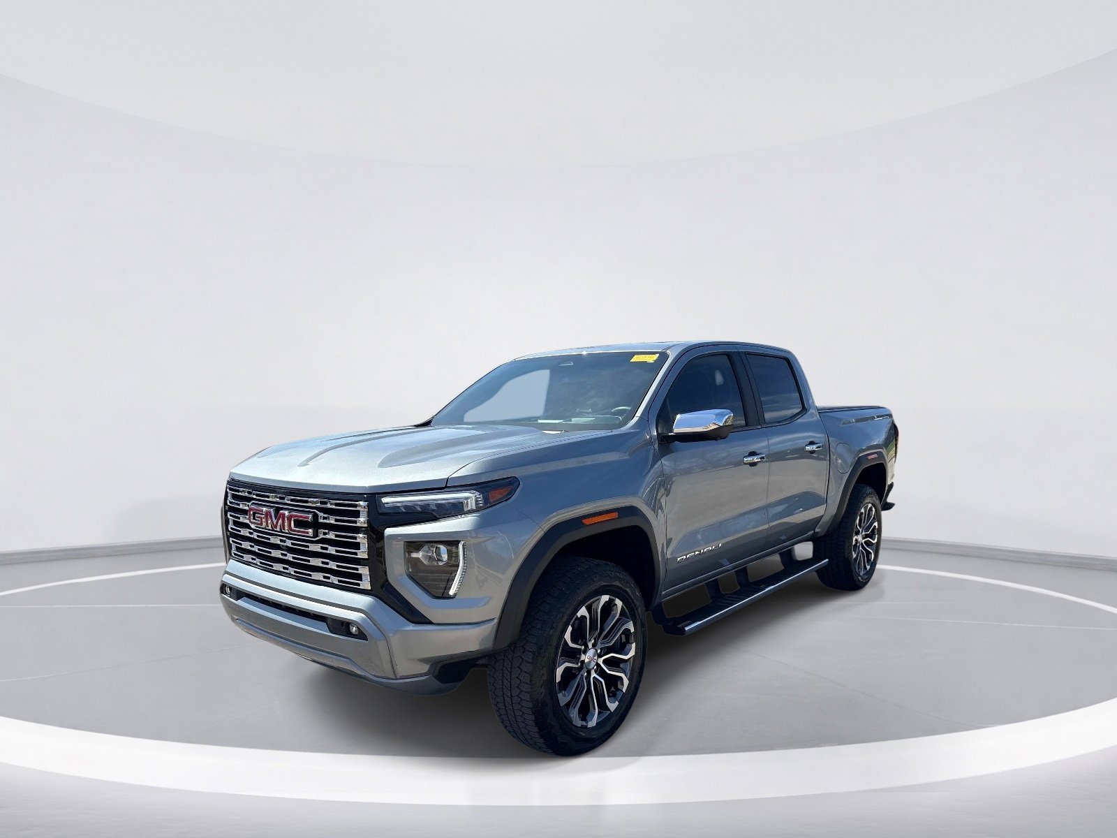 Certified 2024 GMC Canyon Denali image 3