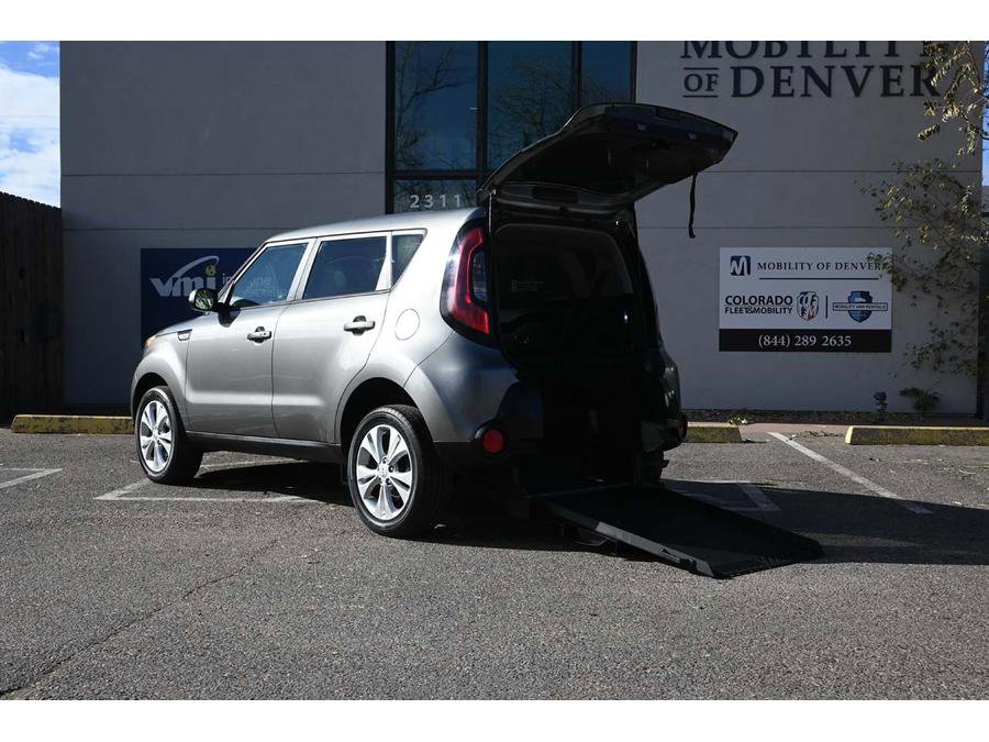 Used 2016 Kia Soul + w/ Primo Package image 2