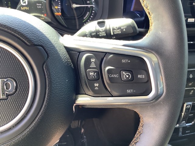 Used 2024 Jeep Wrangler Unlimited Sahara w/ Technology Group AWD/4WD image 12