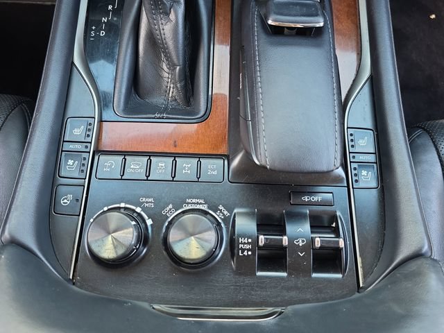 Used 2018 Lexus LX 570 4WD w/ Luxury Package image 27
