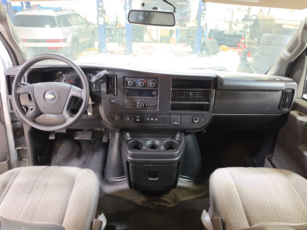 Used 2023 Chevrolet Express 3500 Extended RWD image 19