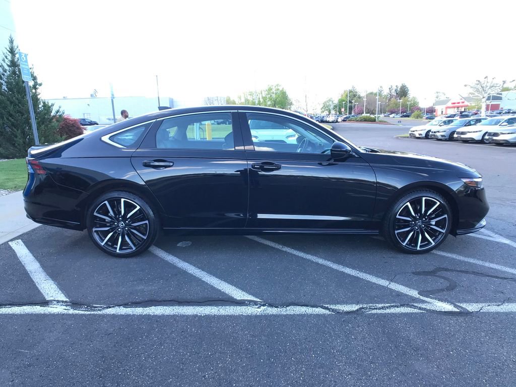 Used 2024 Honda Accord Touring image 15