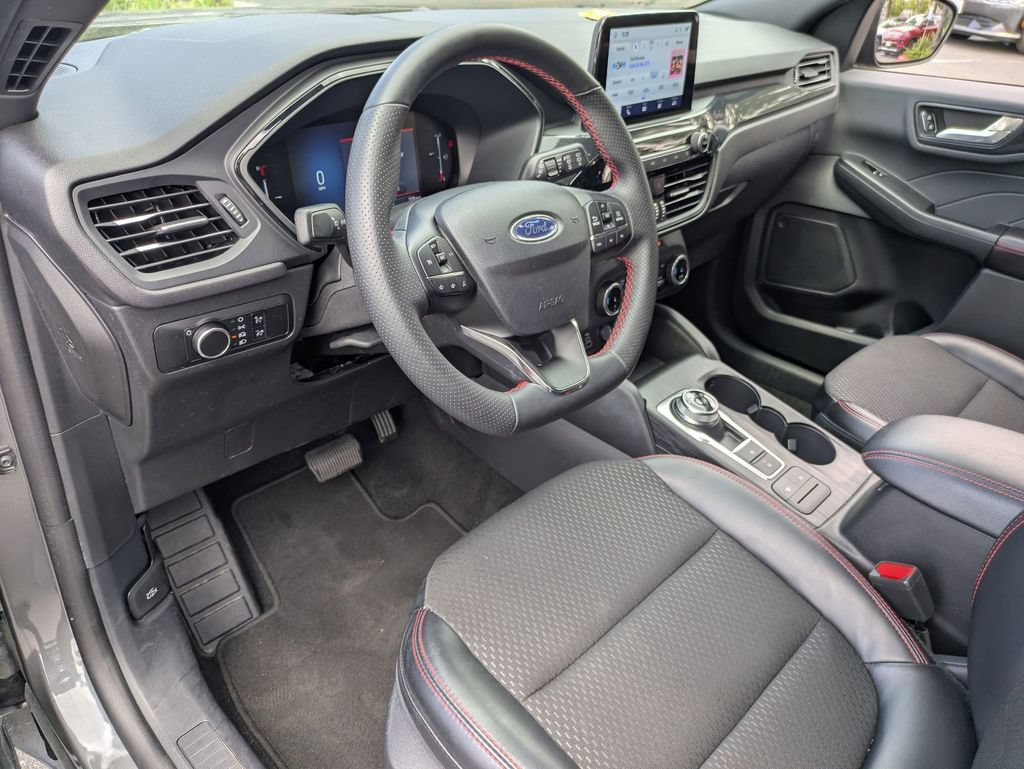 Used 2025 Ford Escape ST-Line AWD/4WD image 17