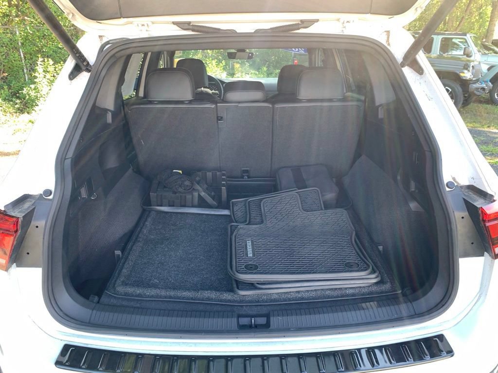 Used 2024 Volkswagen Tiguan SEL R-Line AWD/4WD image 27