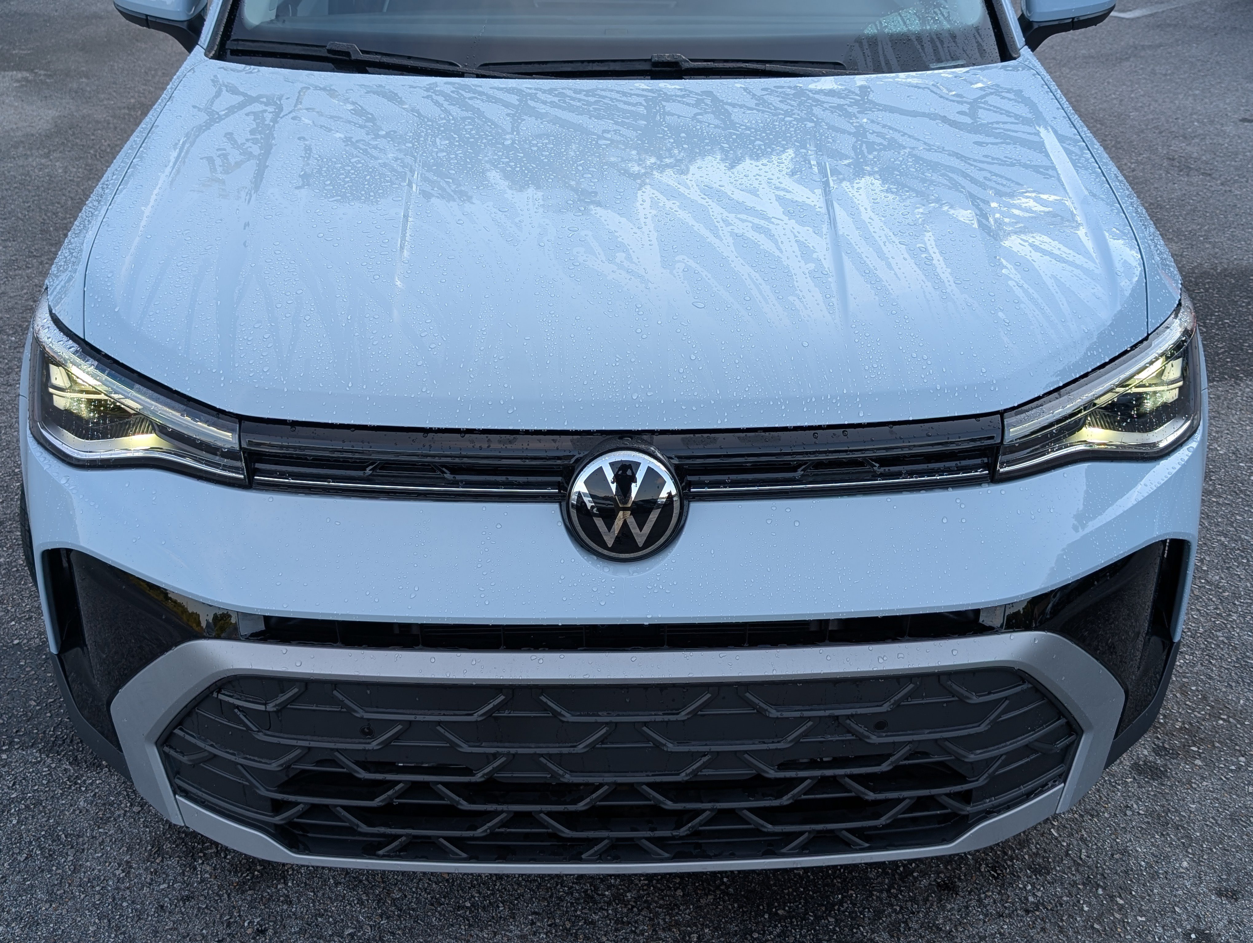 Used 2025 Volkswagen Taos SE FWD image 12
