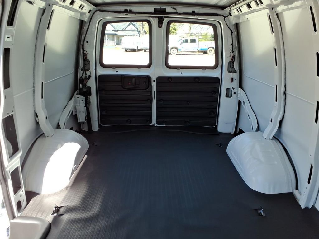 New 2026 Chevrolet Express 2500 w/ Driver Convenience Package RWD image 16