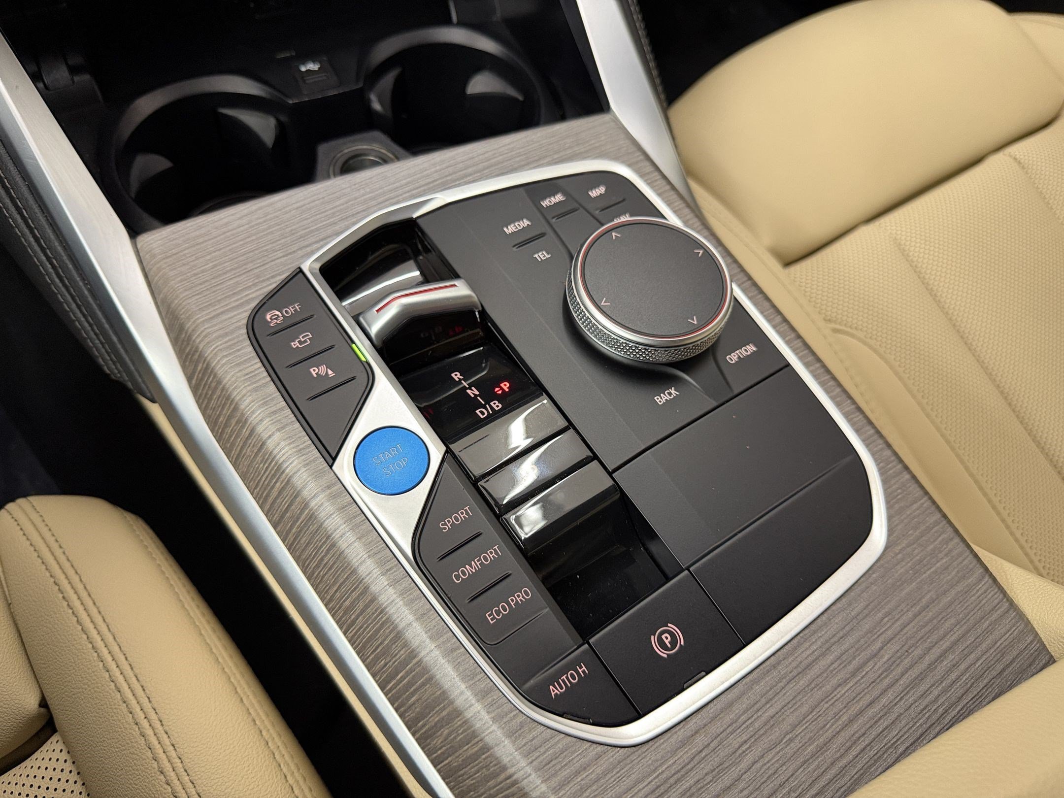 Certified 2025 BMW i4 eDrive40 w/ M Sport Package RWD image 18