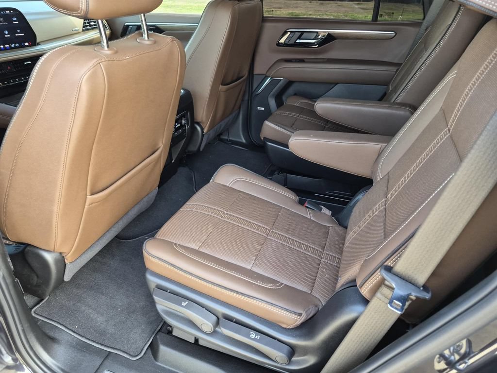 Used 2025 Chevrolet Tahoe High Country w/ Sun And Tow Package AWD/4WD image 16
