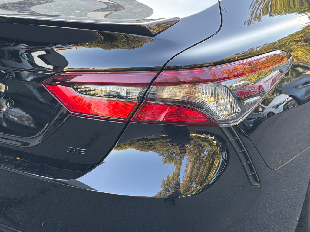 Used 2024 Toyota Camry SE w/ Convenience Package FWD image 5