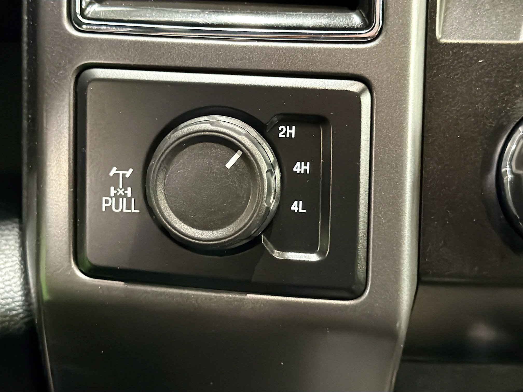 Used 2019 Ford F150 XLT w/ Equipment Group 302A Luxury AWD/4WD image 26