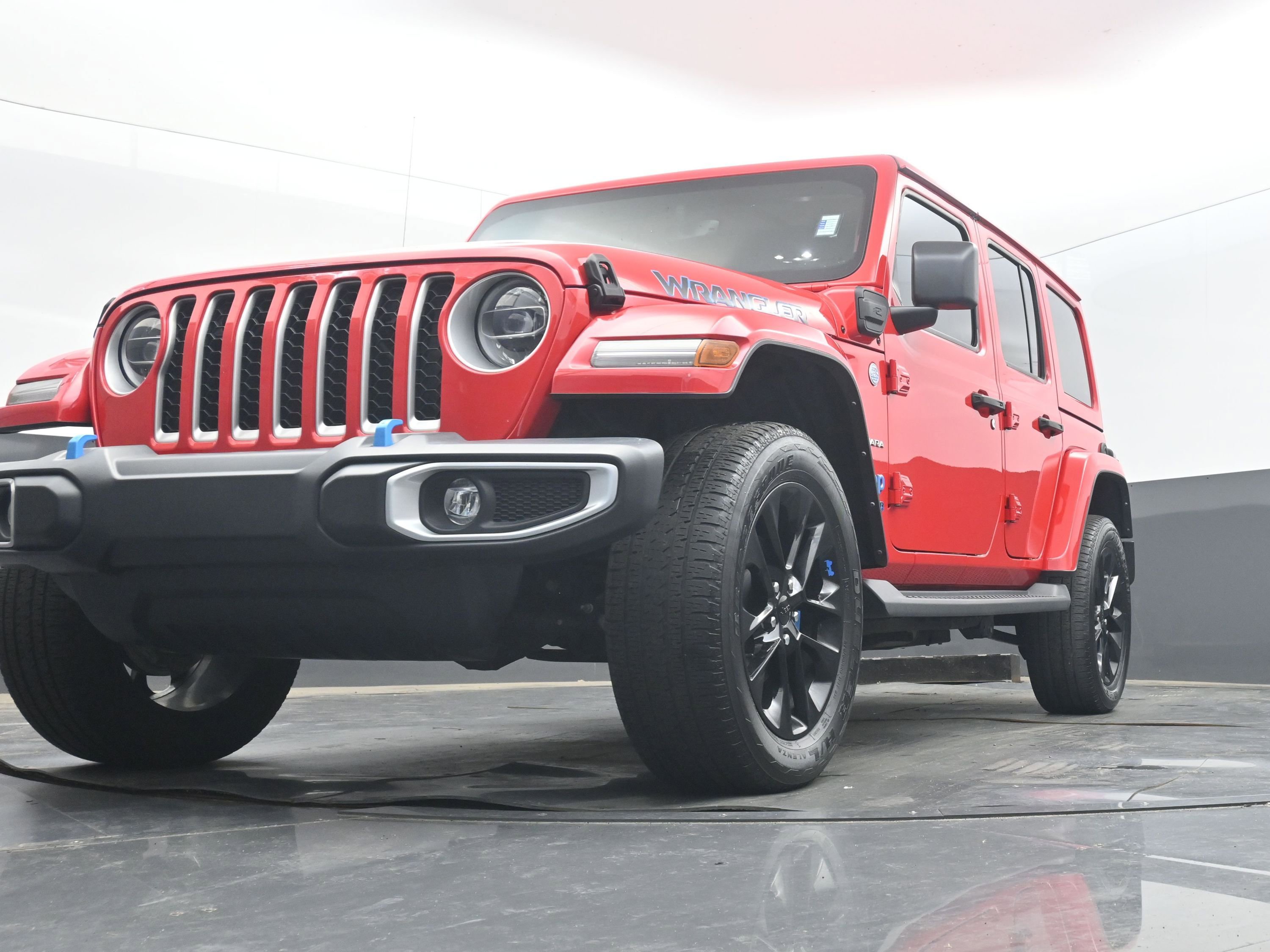 Used 2022 Jeep Wrangler Unlimited Sahara w/ Cold Weather Group AWD/4WD image 26