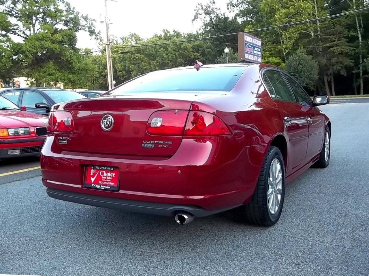 Used 2011 Buick Lucerne CXL w/ Driver Confidence Package FWD image 2