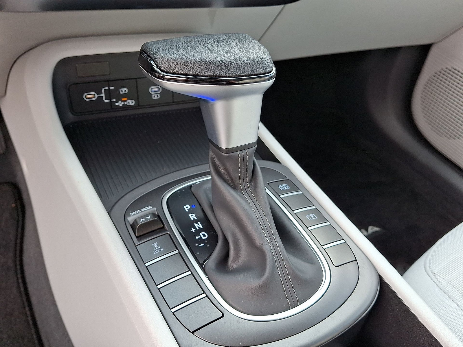 Certified 2025 Hyundai Kona SE AWD/4WD image 18