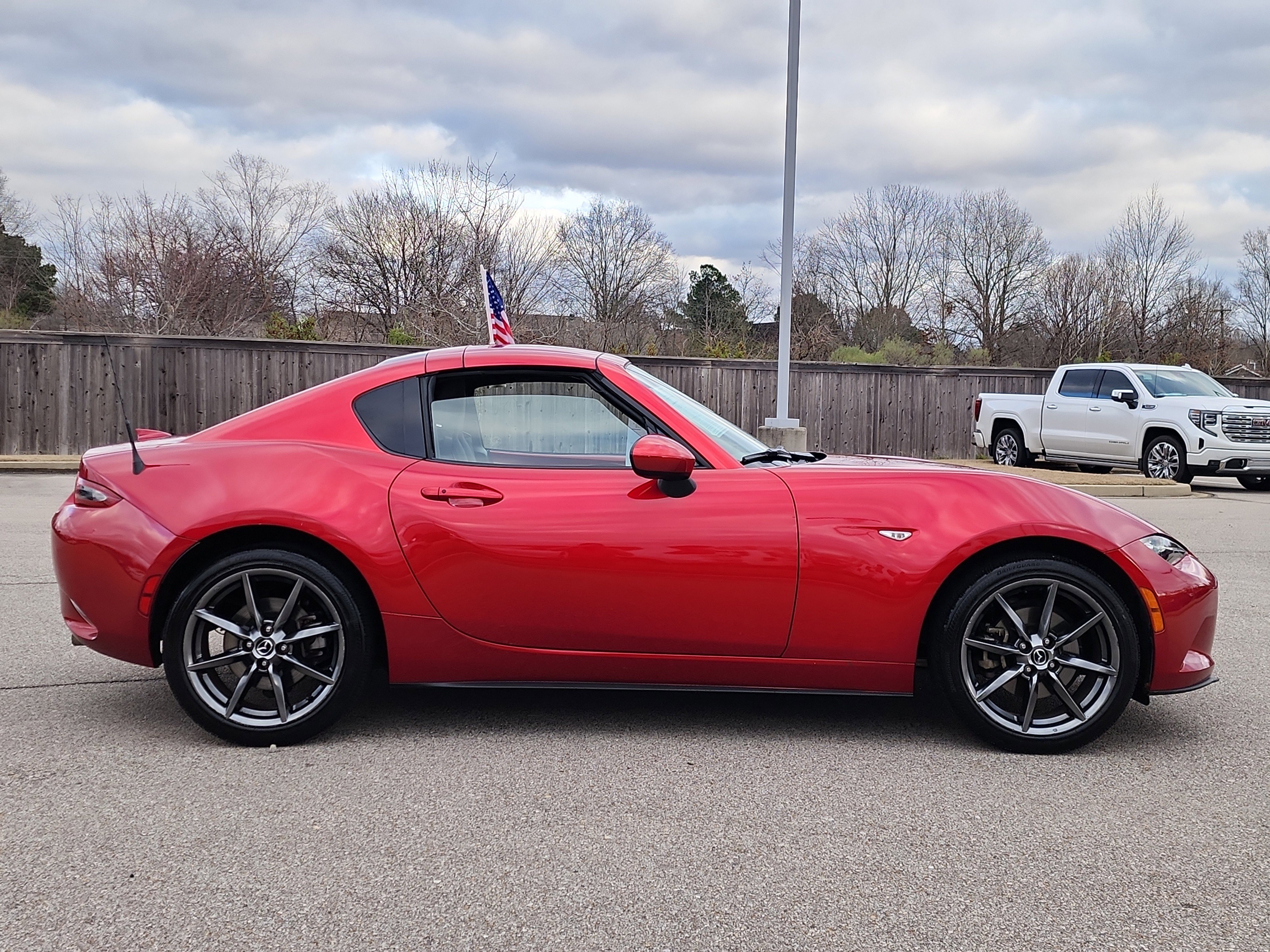 Used 2017 MAZDA MX-5 Miata RF Grand Touring image 2