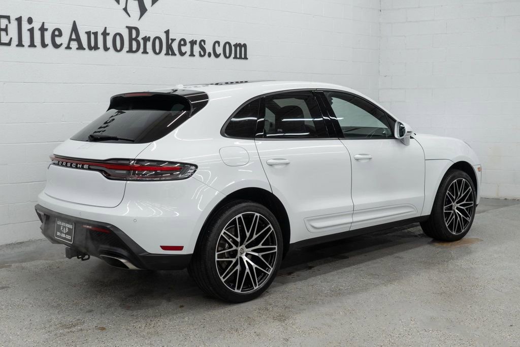 Used 2023 Porsche Macan image 6