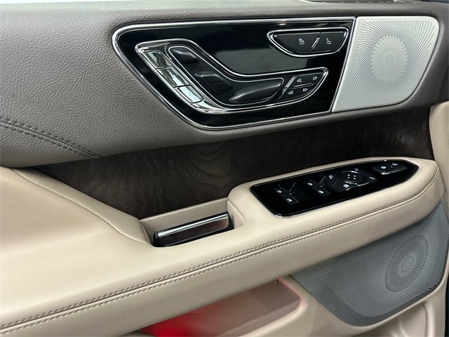 Used 2022 Lincoln Navigator Reserve image 39