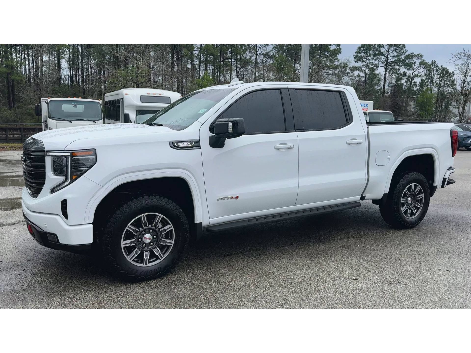 Certified 2024 GMC Sierra 1500 AT4 w/ Technology Package AWD/4WD image 5