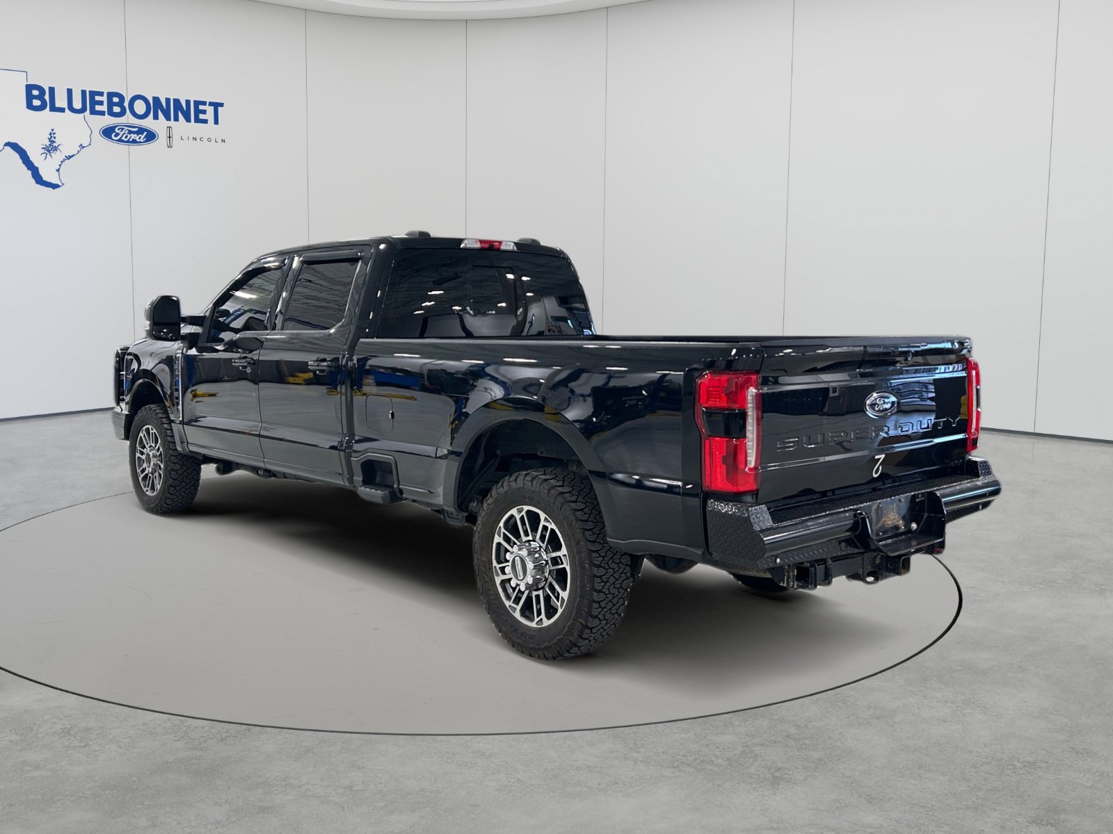 Used 2023 Ford F350 Lariat w/ FX4 Off-Road Package AWD/4WD image 7