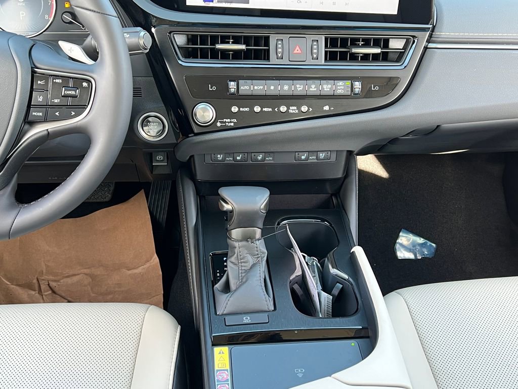 New 2025 Lexus ES 350 w/ Premium Package image 10