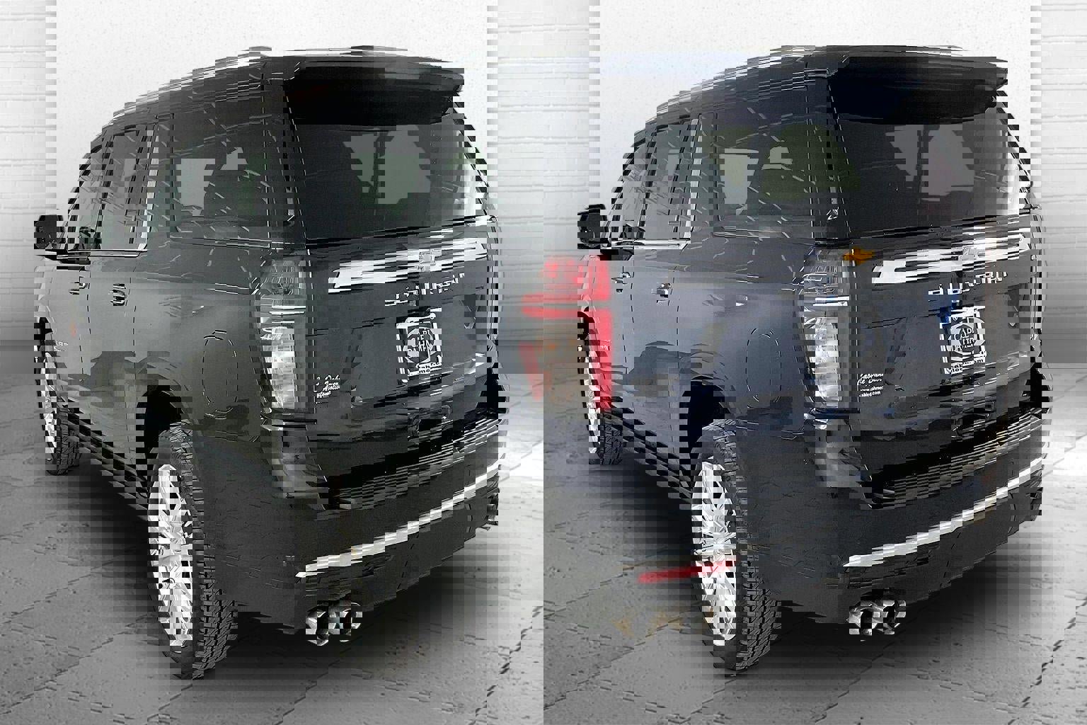 Used 2023 Chevrolet Suburban High Country image 4