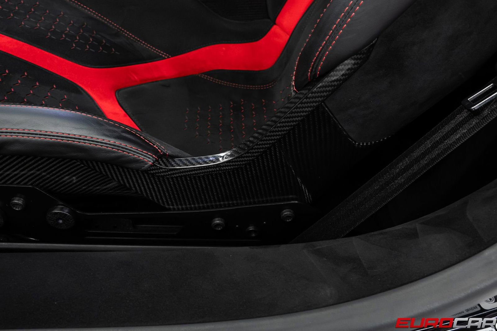 Used 2018 Lamborghini Huracan Performante AWD/4WD image 45