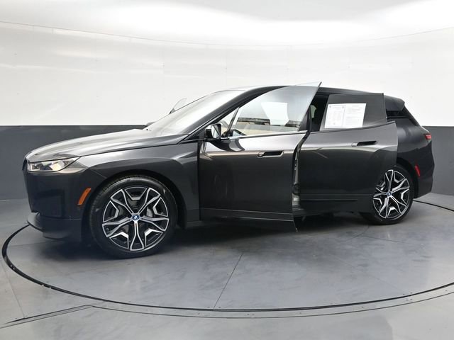 Used 2022 BMW iX xDrive50 AWD/4WD image 36
