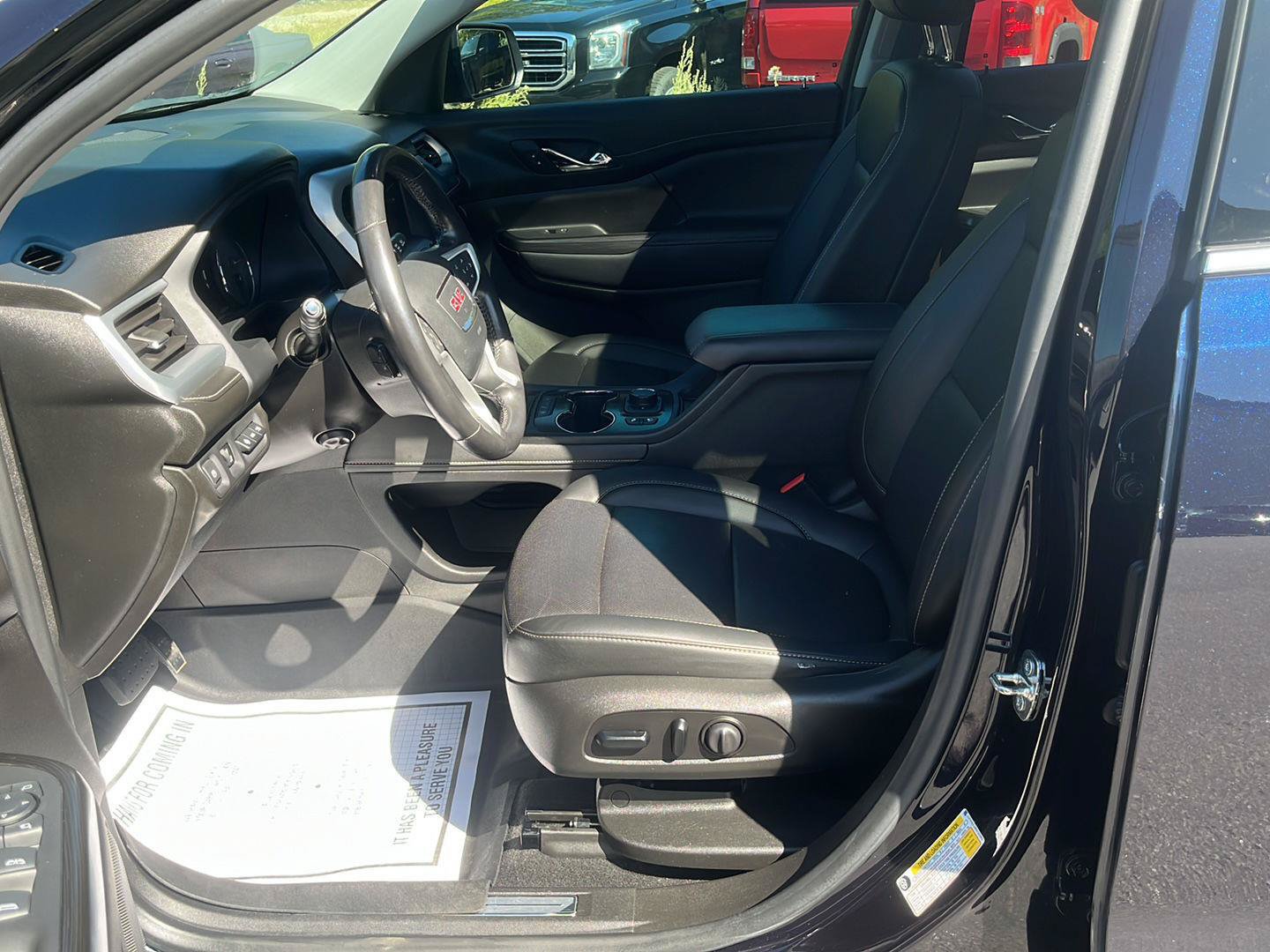 Certified 2021 GMC Acadia SLT w/ Technology Package AWD/4WD image 9