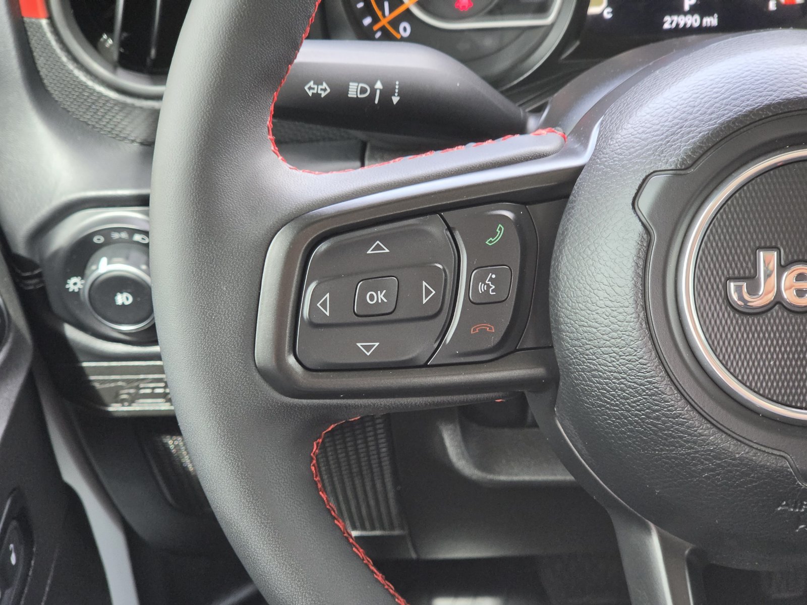 Used 2024 Jeep Wrangler Unlimited Rubicon w/ Convenience Group AWD/4WD image 27