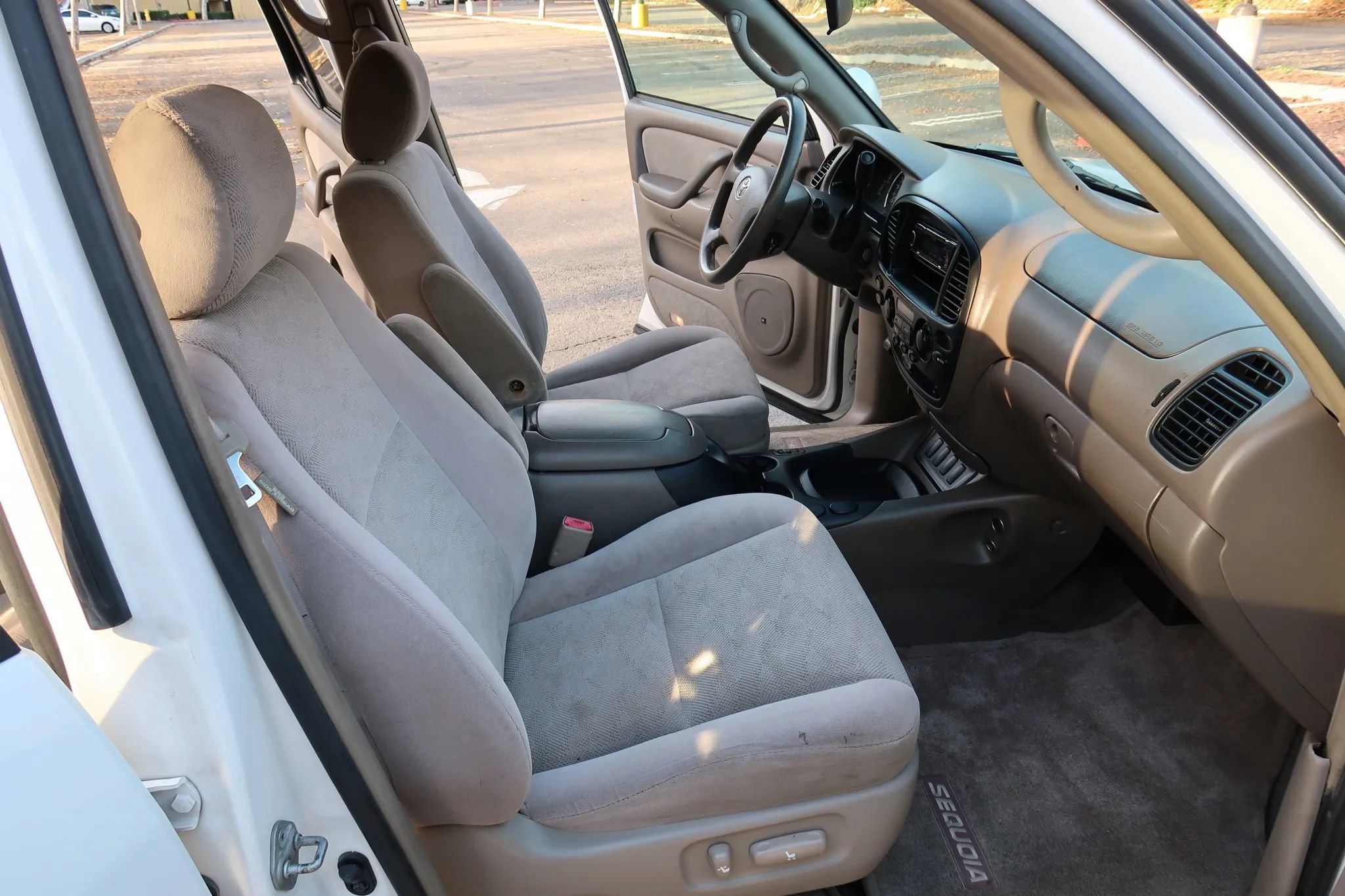 Used 2006 Toyota Sequoia SR5 RWD image 25