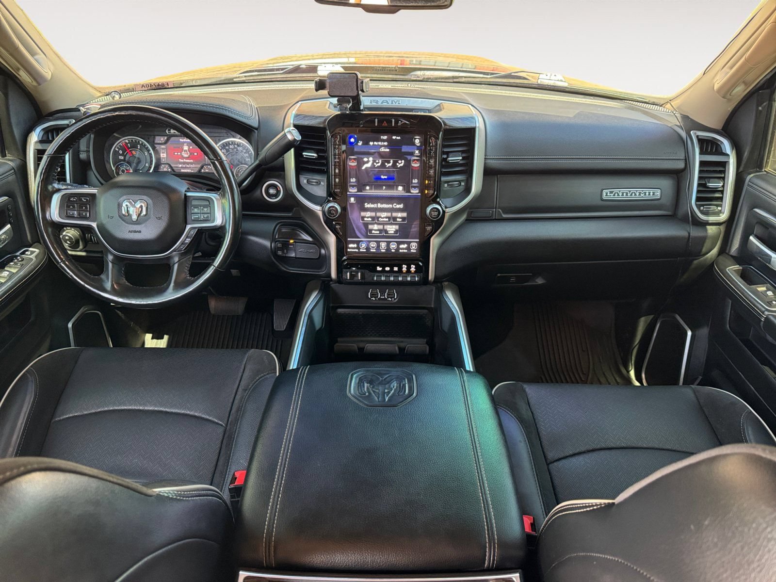 Used 2020 RAM 3500 Laramie AWD/4WD image 10