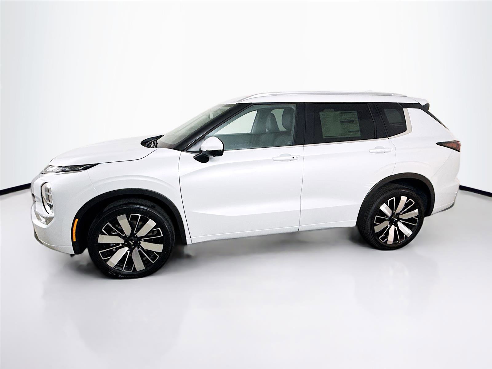 New 2026 Mitsubishi Outlander SEL image 4