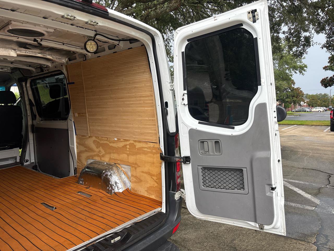 Used 2013 Mercedes-Benz Sprinter 2500 image 32