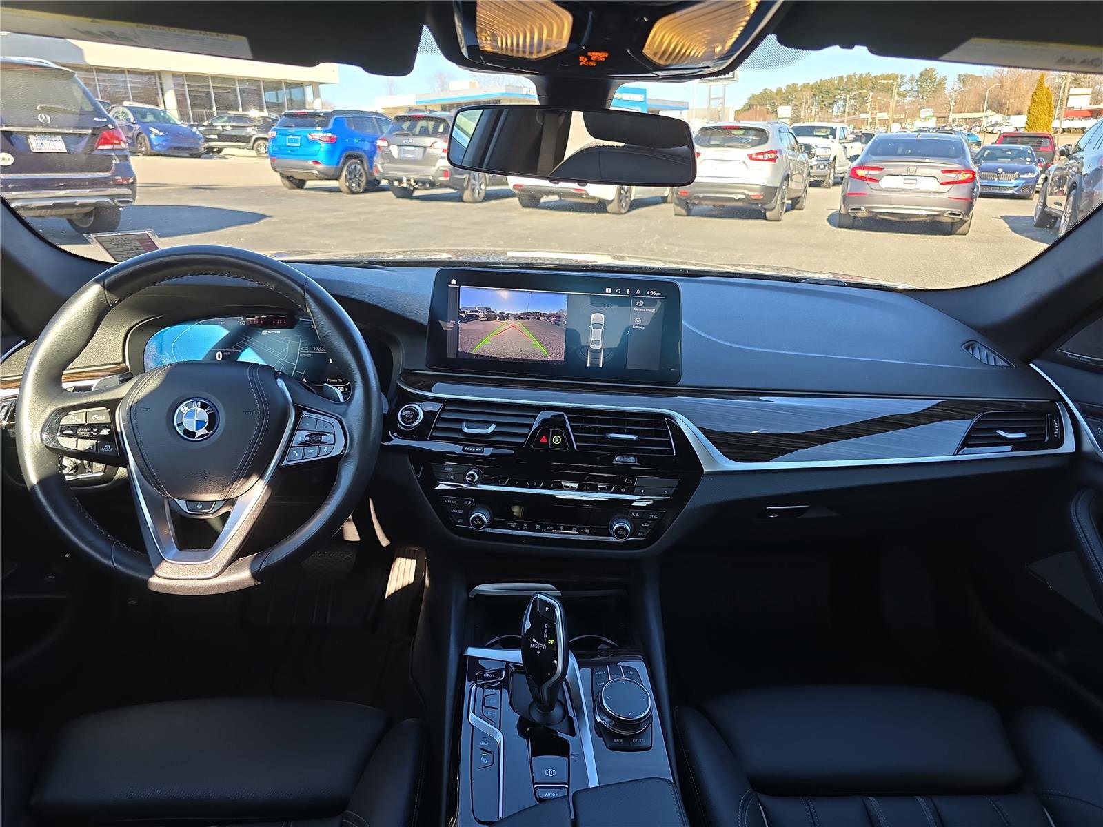 Used 2023 BMW 530e xDrive w/ Premium Package image 17