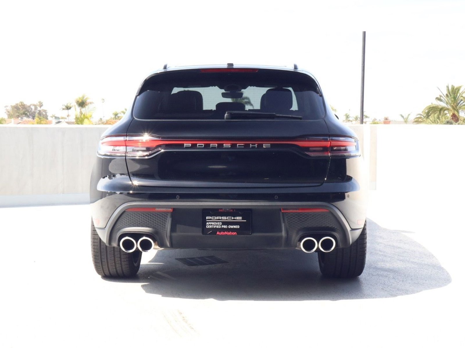 Certified 2025 Porsche Macan image 10