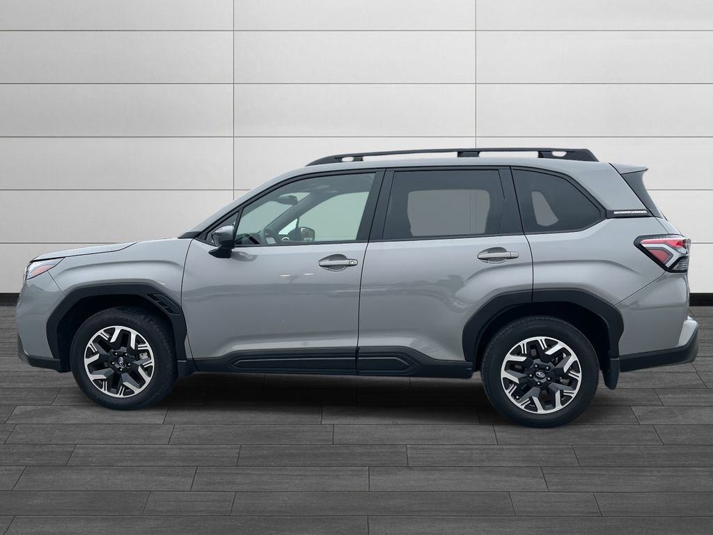 Used 2025 Subaru Forester Premium w/ Convenience Package #2 image 6